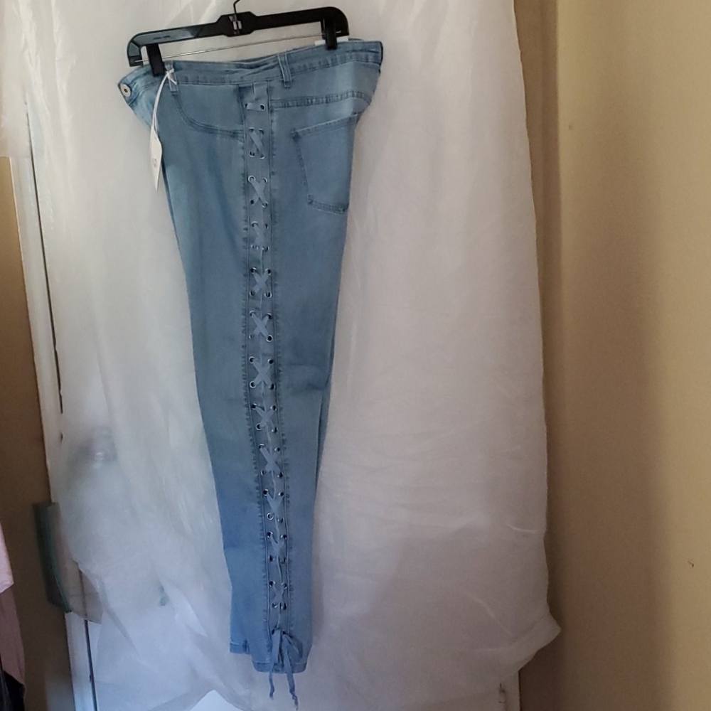 Jeans - Picture 3 of 3